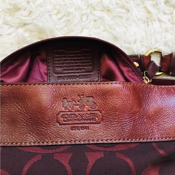 Coach gently used Burgundy bag in Excellent condition - Picture 7 of 7